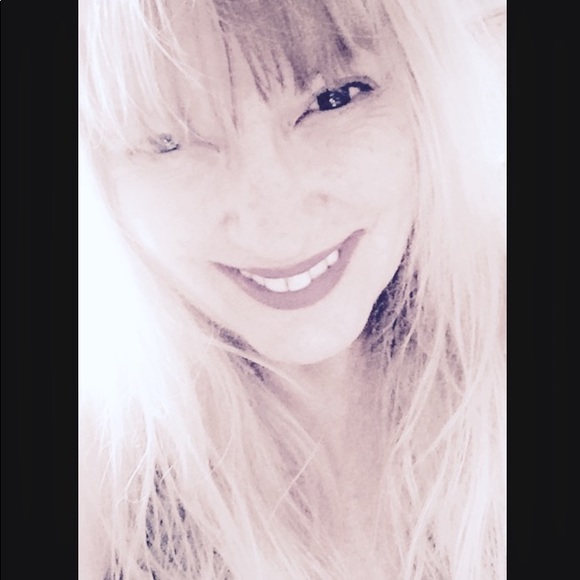 Meet your Posher, Trish - Picture 1 of 1